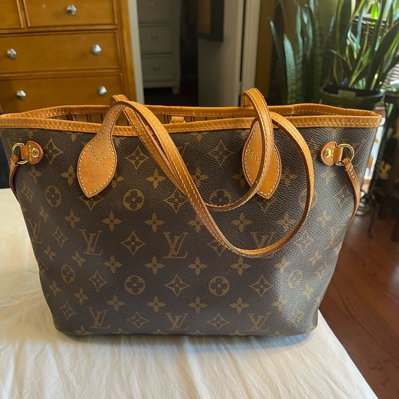 Authentic Louis Vuitton Monogram Never PM Full Tote - Picture 1 of 16